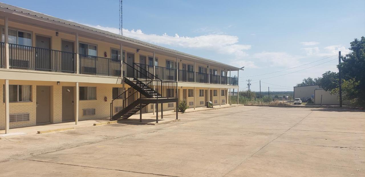 Gold Key Inn Brady Exterior photo