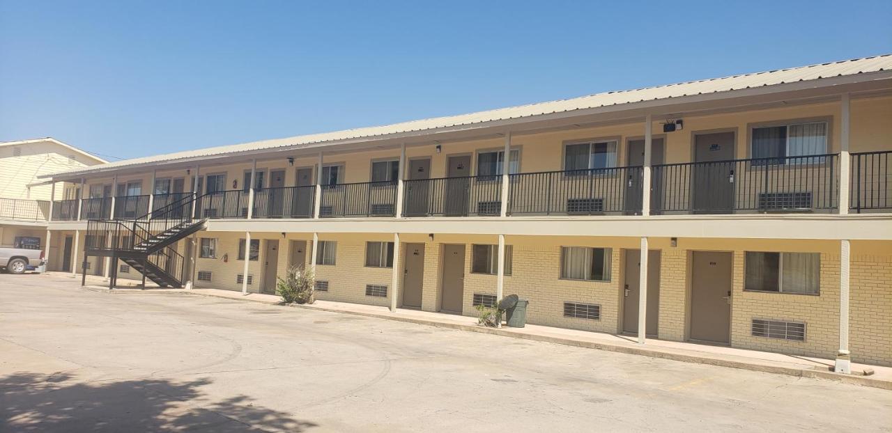 Gold Key Inn Brady Exterior photo